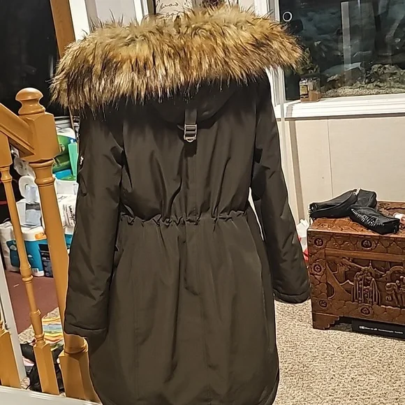 MICHAEL KORS COAT...army green..size medium...excellent condition - Picture 7 of 10